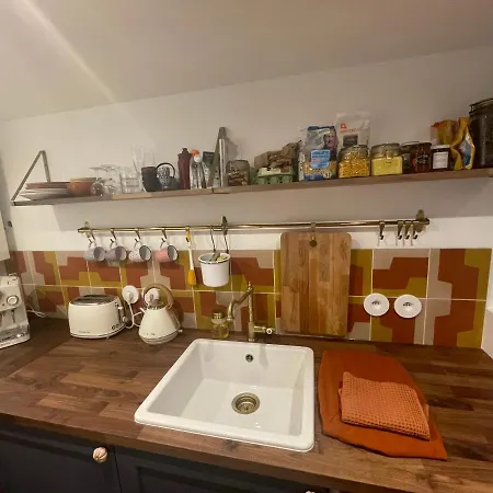 Studio Calme Batignolles Париж